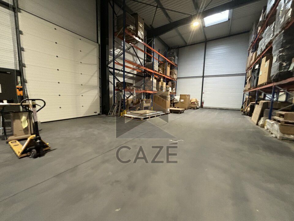 Location local d''activites 1635 m² non divisibles
