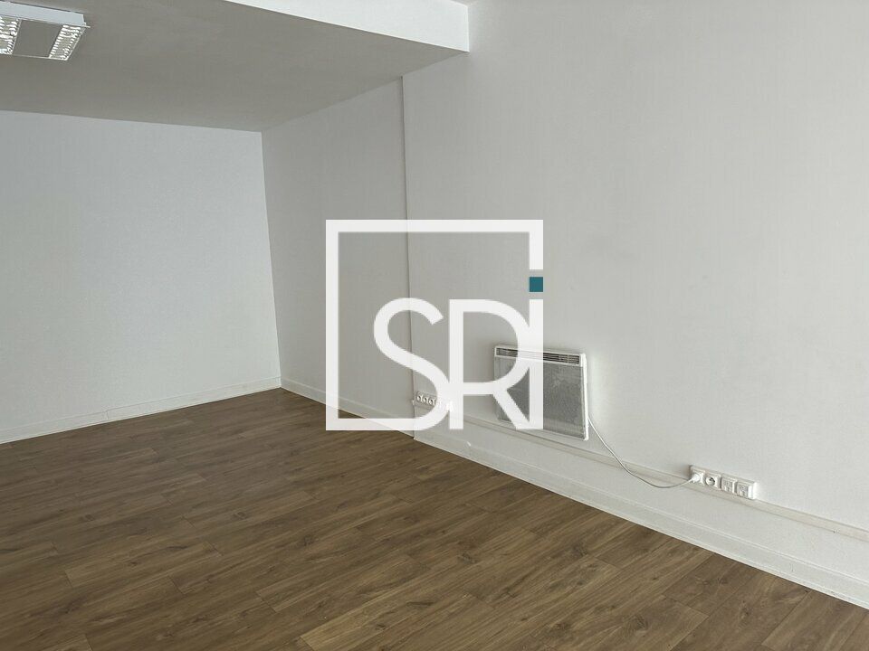 LOCATION LOCAL COMMERCIAL AVEC BUREAUX DE 70 M² - 03700 BELLERIVE-SUR-ALLIER