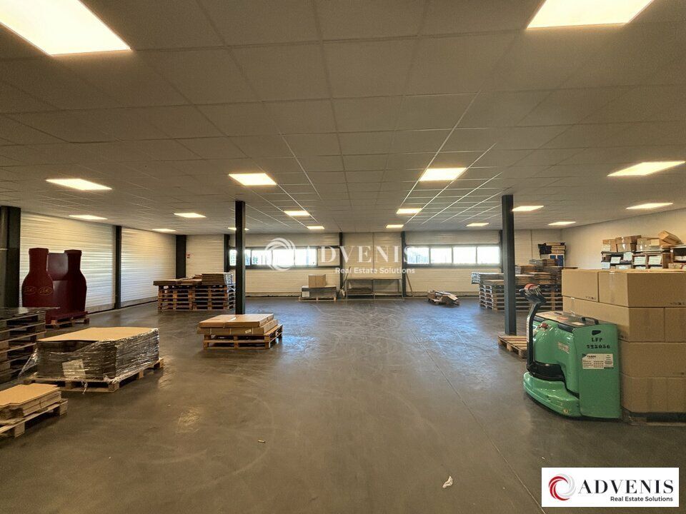 A LOUER / A VENDRE 1 643 M² Batiment indépendant