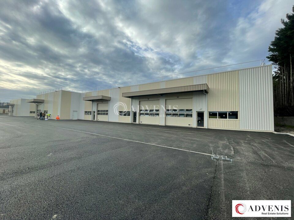 Location local d''activites 230 m² non divisibles