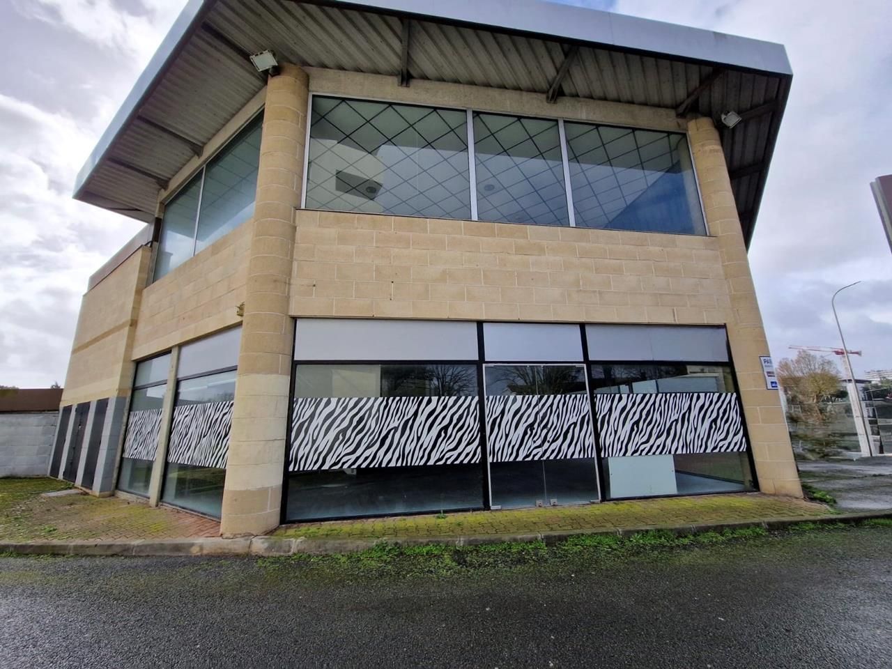 feaeb254-c588-447c-8945-5d404802b697