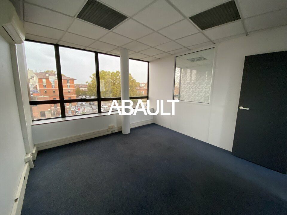 A LOUER BUREAUX D'ENVIRON 66 M² QUARTIER SAINT CYPRIEN 