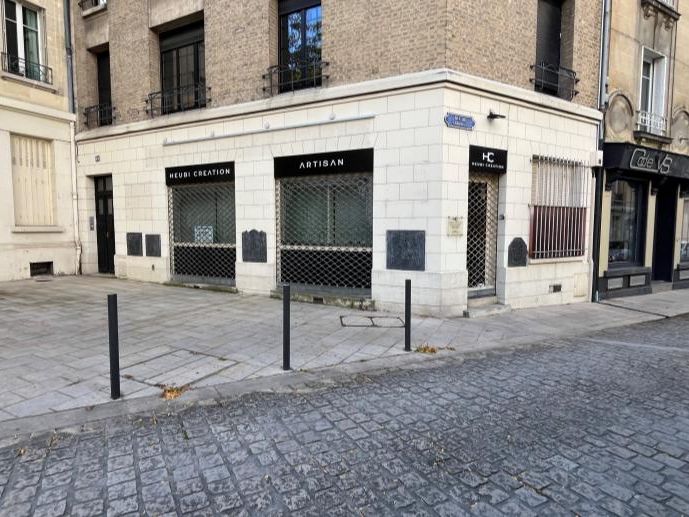 Location local commercial 57 m² non divisibles