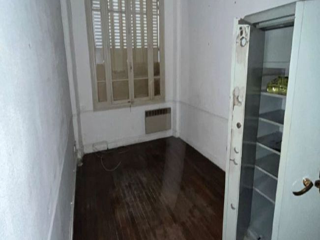 Location local commercial 57 m² non divisibles