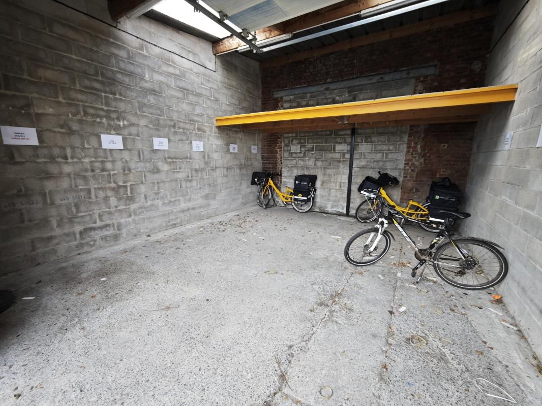 Vente entrepôts 166 m² non divisibles