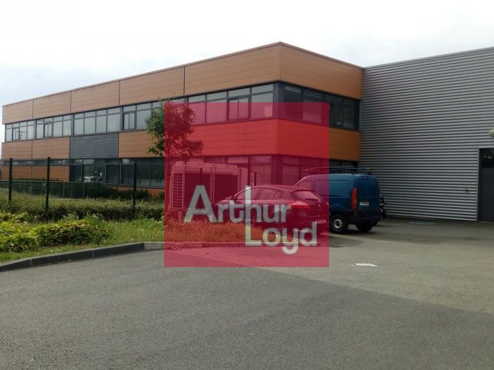 Location local d''activites 2364 m² non divisibles