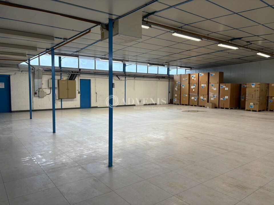 Location local d''activites 399 m² non divisibles
