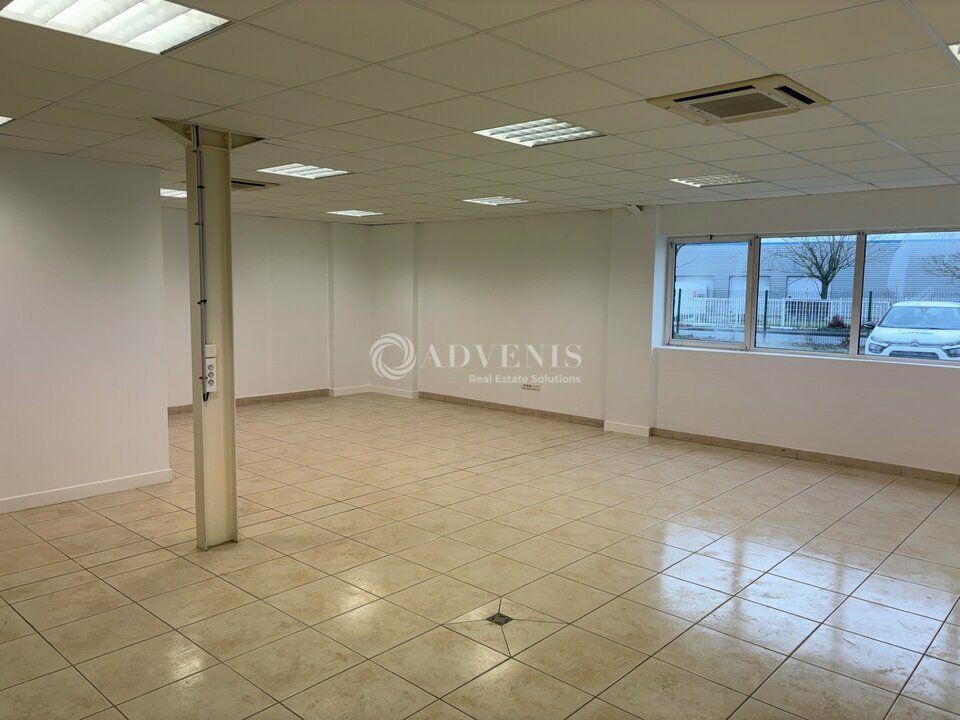Bureaux d'environ 350 m² à louer à Parçay-Meslay 