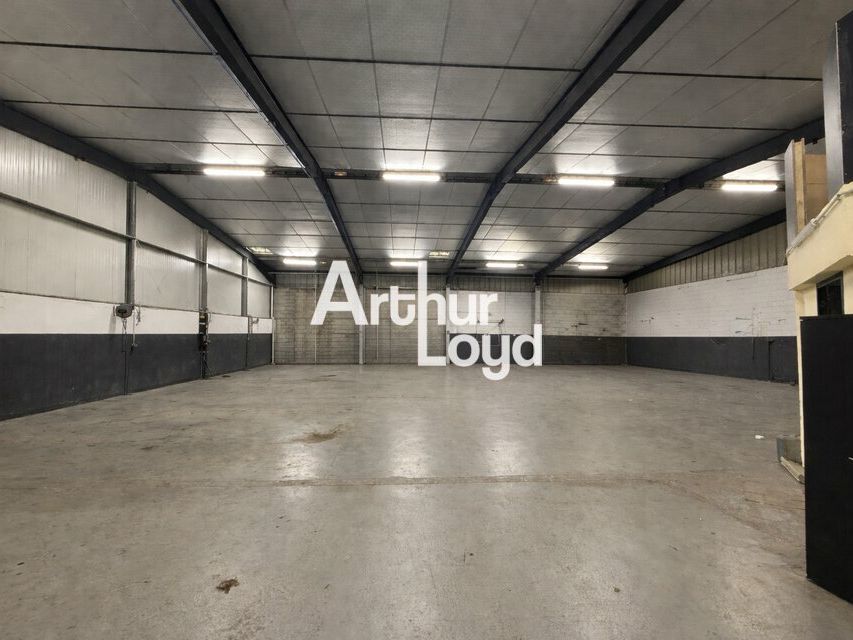 Vente local d''activites 878 m² non divisibles