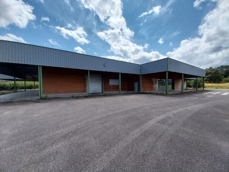 Vente entrepôts 2500 m² non divisibles