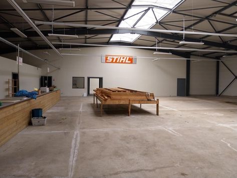 Vente entrepôts 2500 m² non divisibles