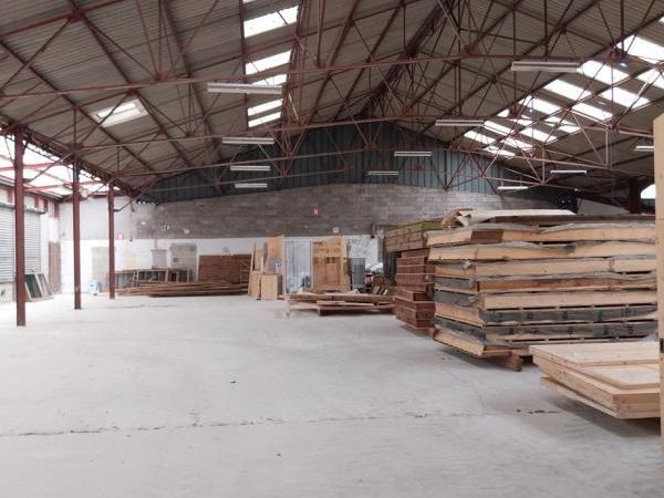 Location entrepôts 10000 m² non divisibles