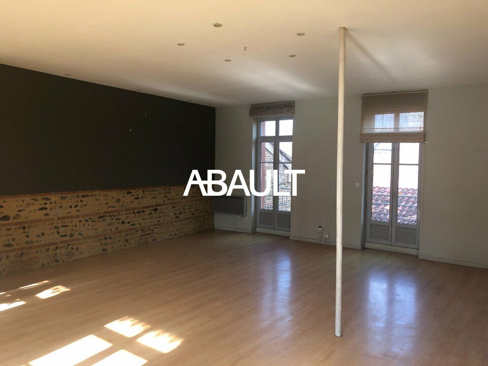 A LOUER BUREAUX D'ENVIRON 150 M2 EN DUPLEX  QUARTIER SAINT AUBIN