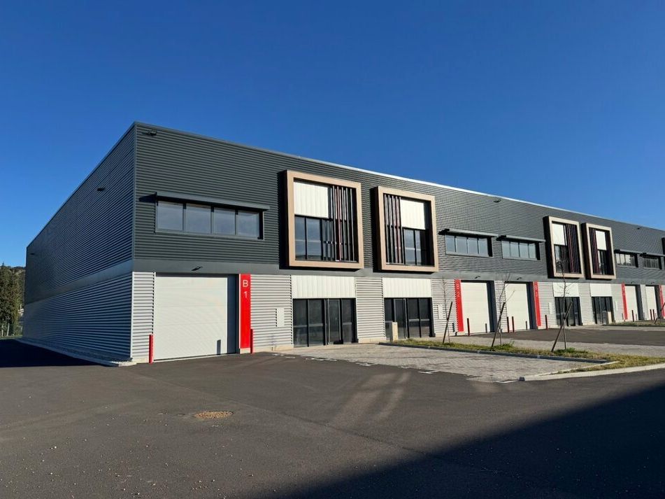 Location local d''activites 383 m² non divisibles