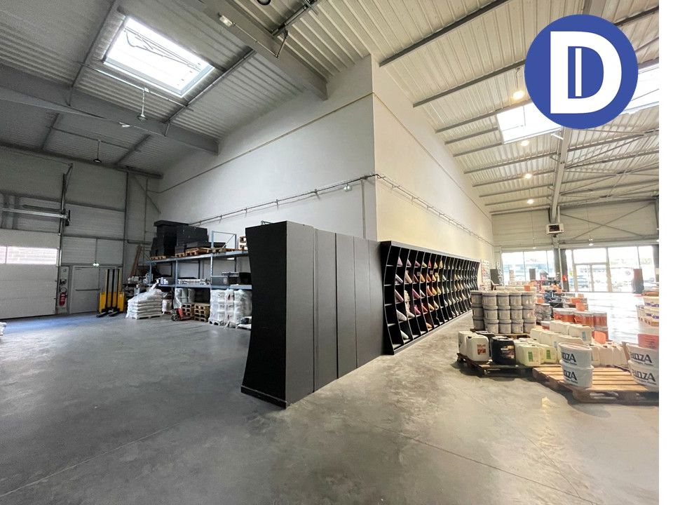 Location commerces 500.00 m² non divisibles
