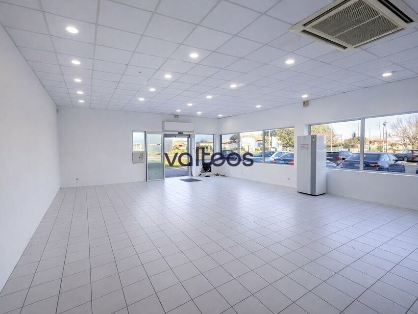 Location local commercial 160 m² non divisibles