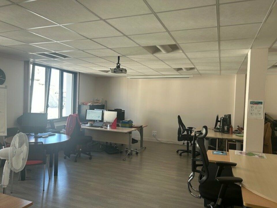 Location bureaux 270 m² non divisibles