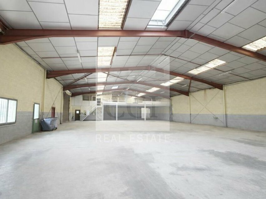 Opportunité locative à PUSIGNAN - Actif de 1 305 m² 