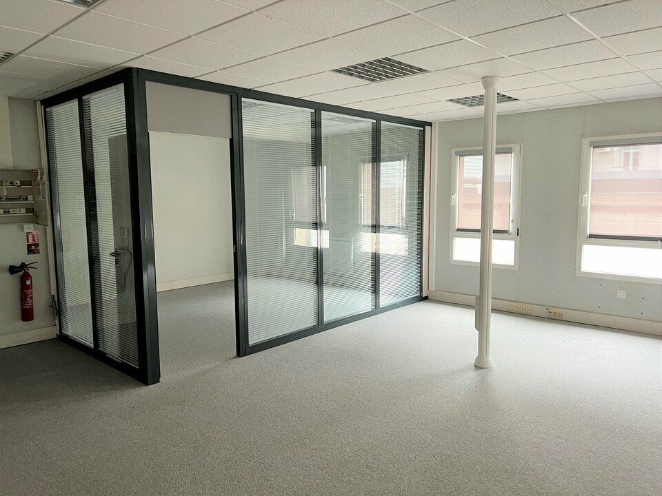 Location bureaux 137 m² non divisibles