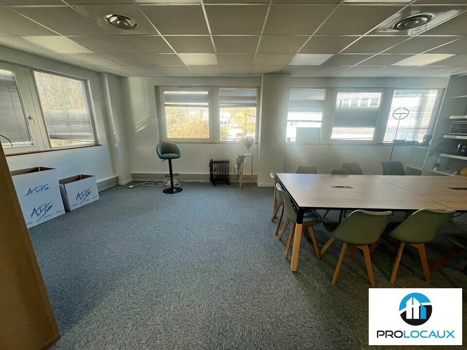 Location bureaux 144 m² non divisibles