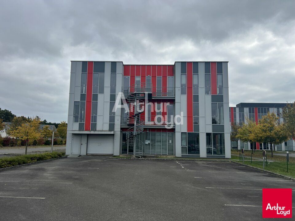 VERN SUR SEICHE - IMMEUBLE TERTIAIRE A VENDRE - 4 637 M² DIVISIBLES