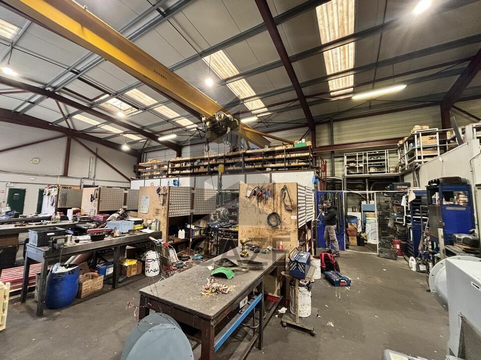 Location local d''activites 610 m² non divisibles