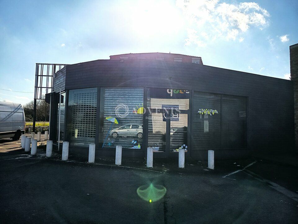 Location local commercial 740 m² non divisibles
