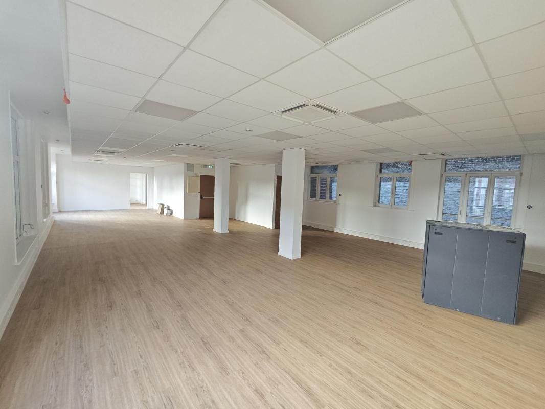 Location bureaux 145 m² divisibles à partir de 146 m²