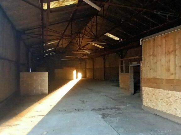 Location local d''activites 398 m² non divisibles