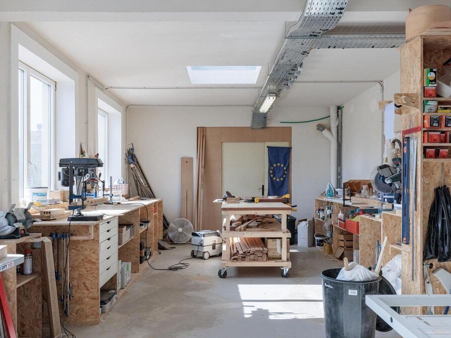 Location entrepôts 250 m² divisibles à partir de 30 m²