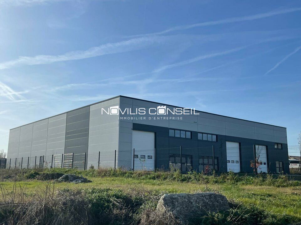 Location local d''activites 445 m² non divisibles