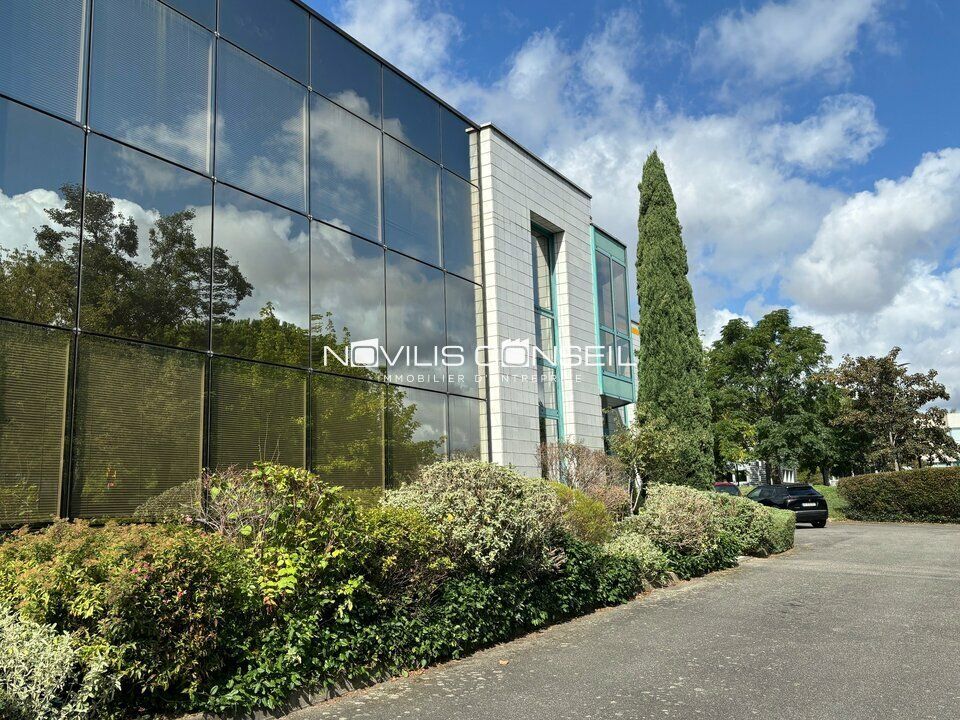 Bureau à vendre - 390 m²