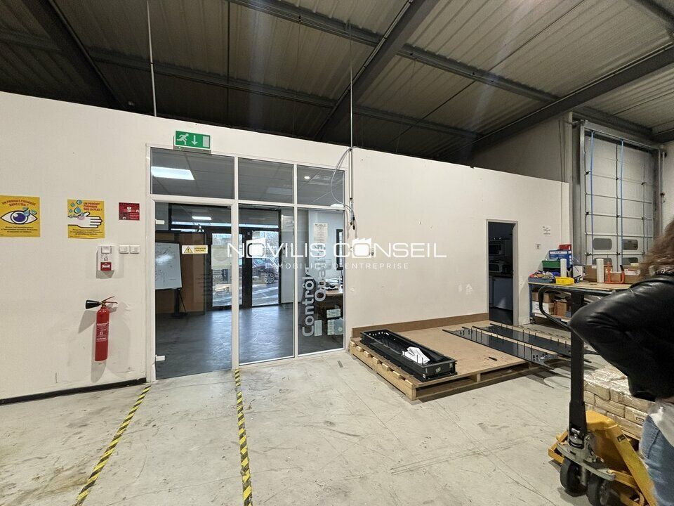 Location activité/entrepôt - 750 m²
