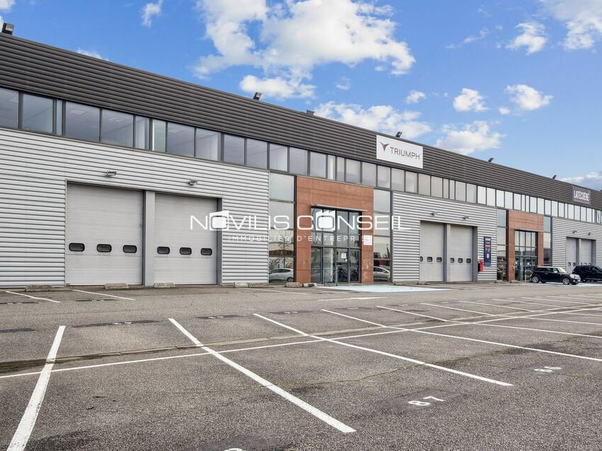 Location local d''activites 514.17 m² non divisibles