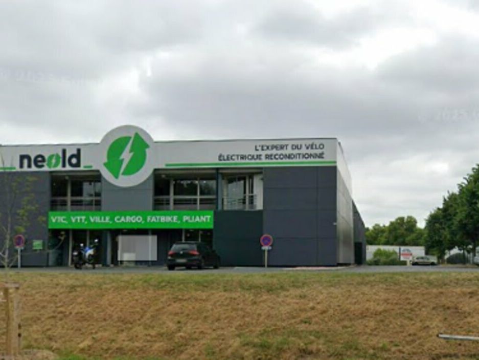 Location local d''activites 1200 m² non divisibles