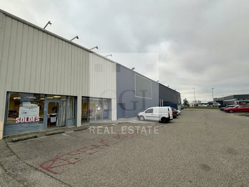 Location local commercial 200 m² non divisibles