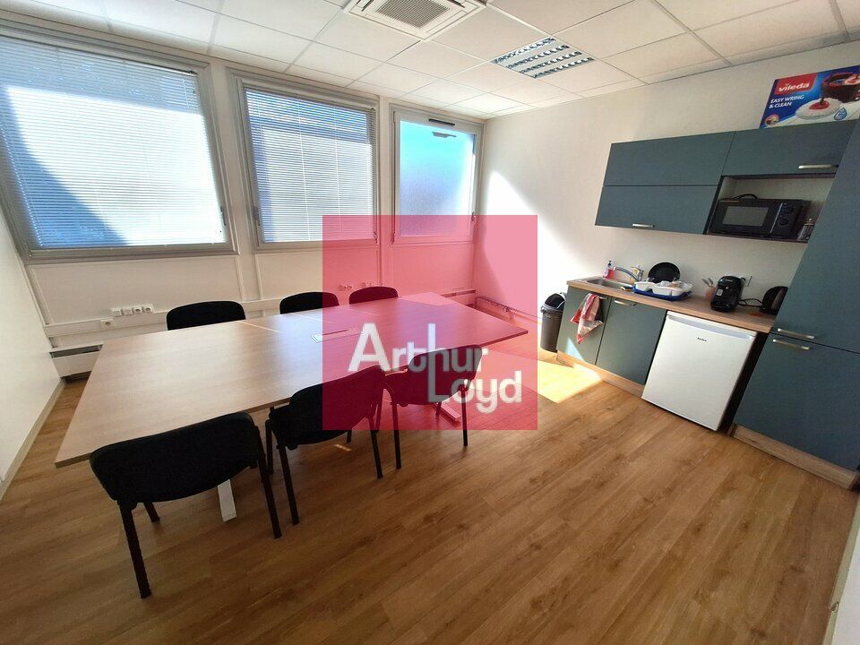 BUREAUX A LOUER COURNON D'AUVERGNE 108M²