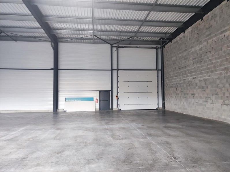 Location entrepot 350 m² à DONGES
