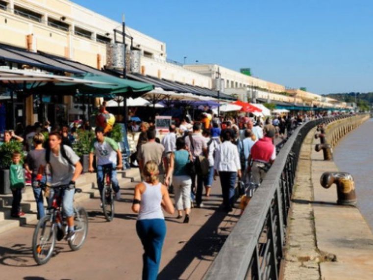 Location local commercial 264 m² non divisibles