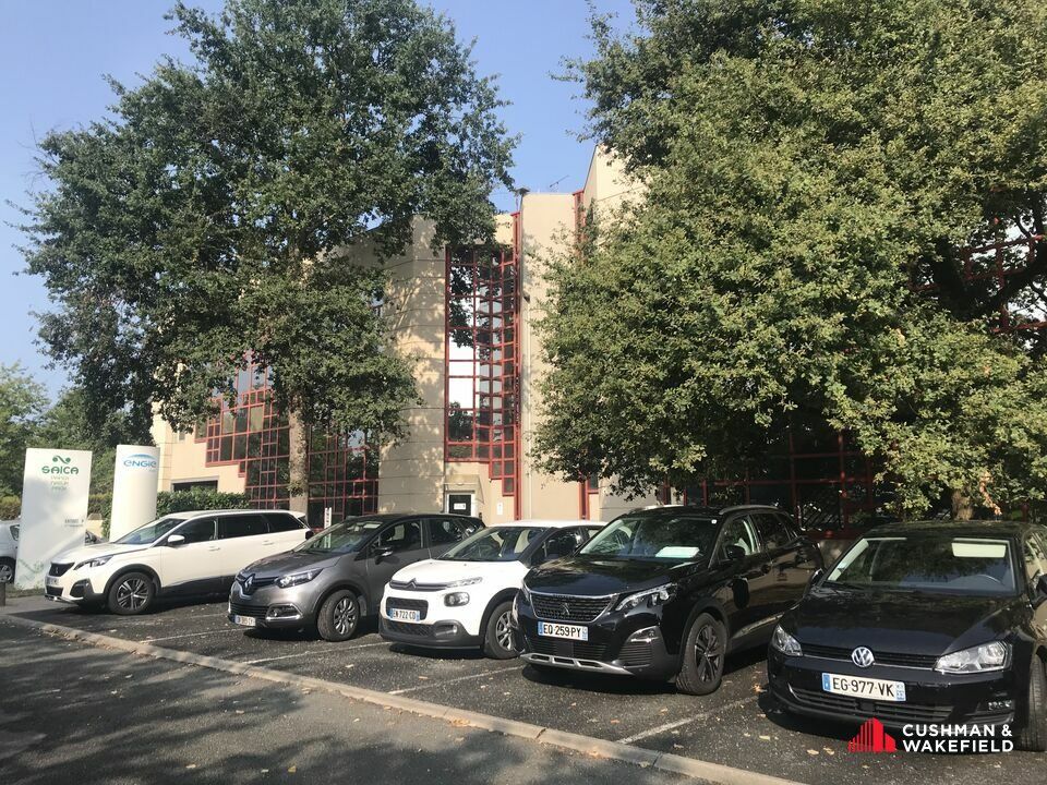 A Pessac ensemble Europarc, un plateau d'une surface de 459 m² proposés à la location