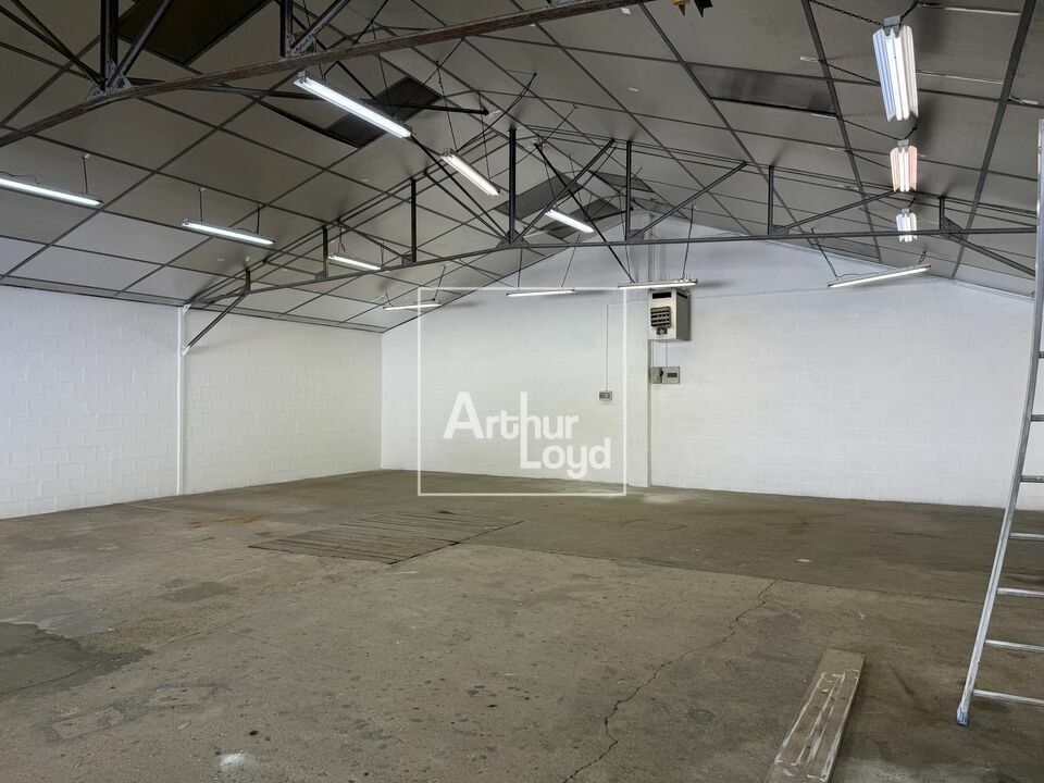 Bâtiment indépendant - rare sur secteur 