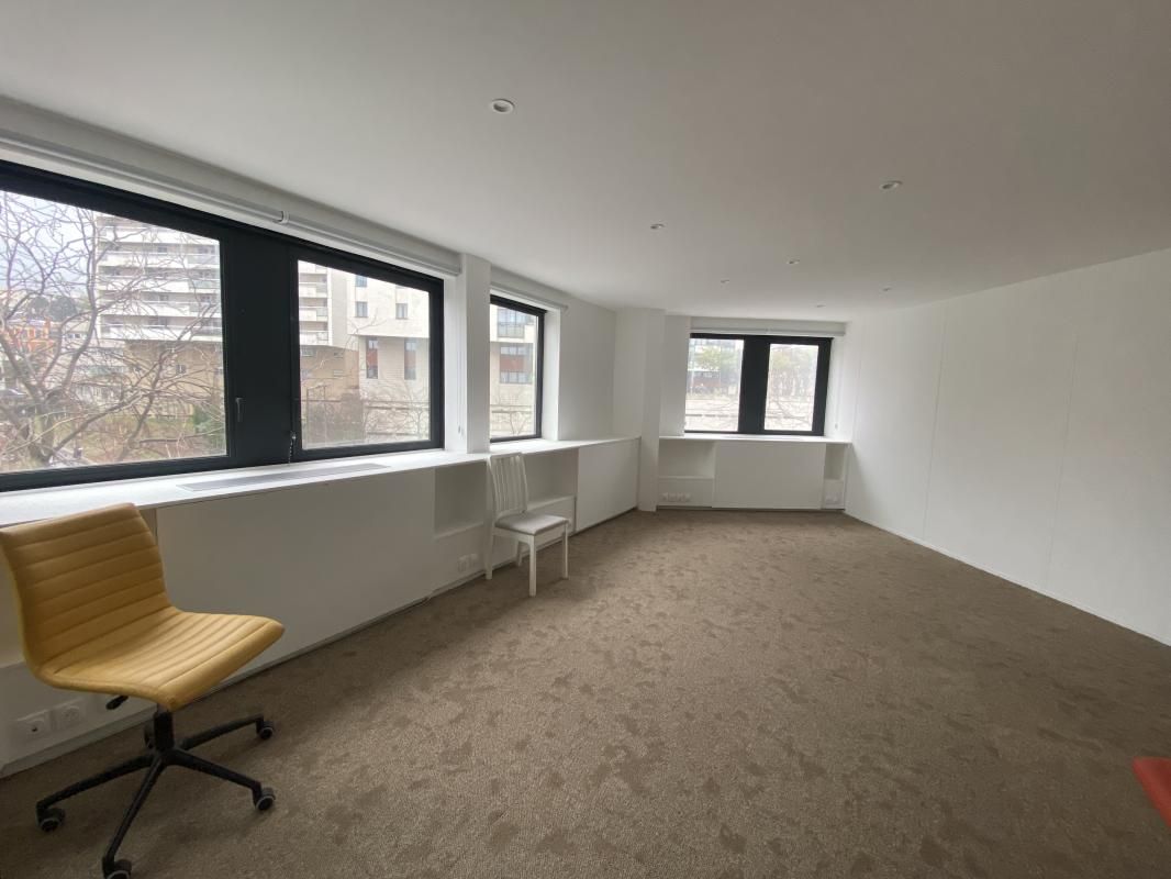 Vente bureaux 368 m² non divisibles