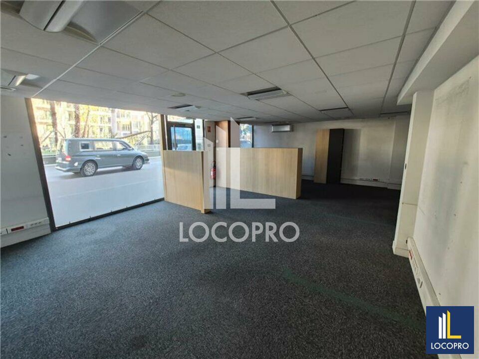 Location local commercial 60 m² non divisibles