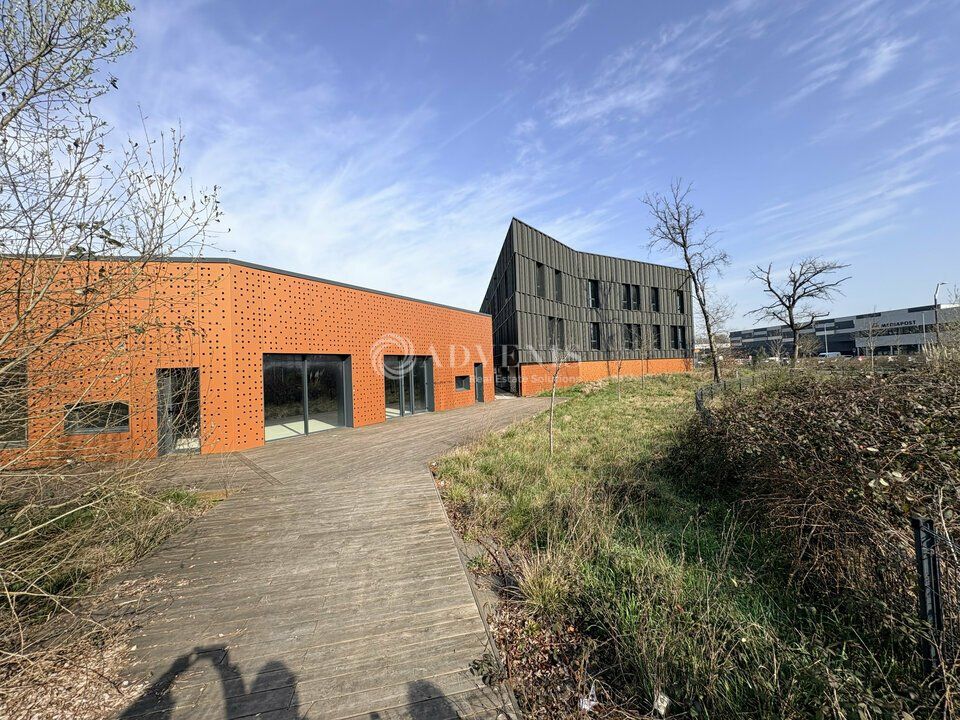 A LOUER BUREAUX NEUF 2753 m²