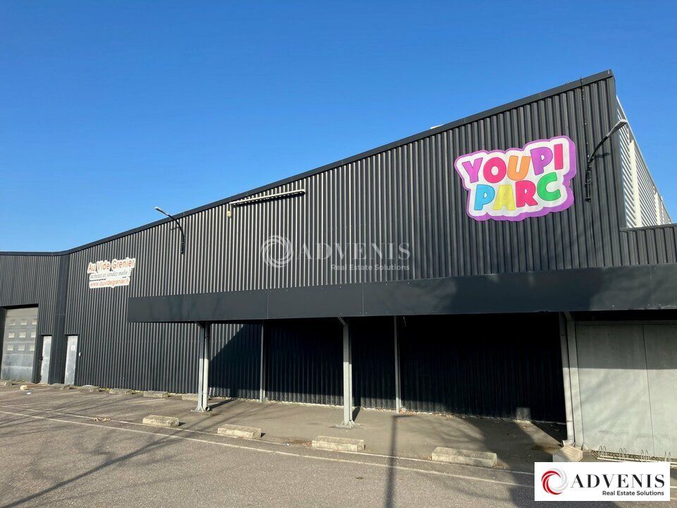 Location local commercial 1196 m² divisibles à partir de 450 m²