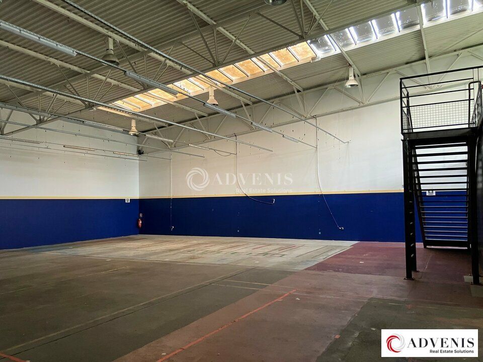 1196 m² pour ce local commercial en location à Pessac