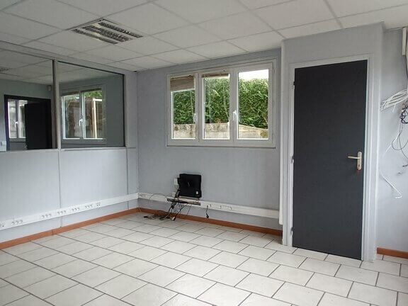 Location entrepôts 398 m² non divisibles