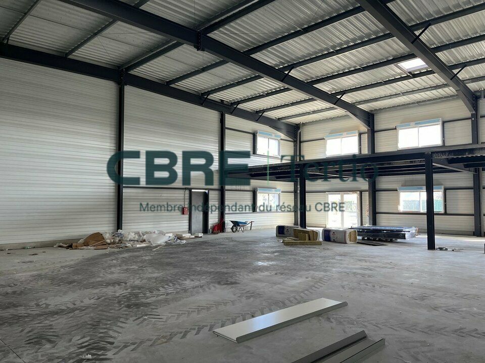 Location local d''activites 455 m² non divisibles