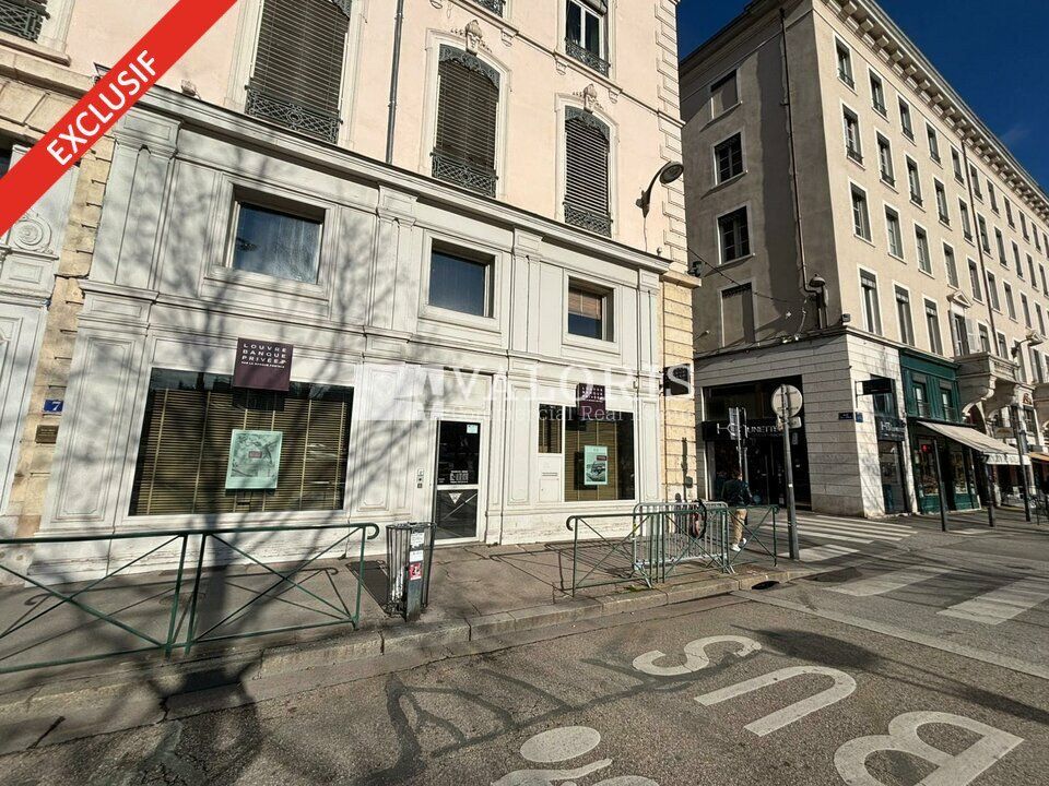 Valoris Real Estate vous propose en exclusivité un local commercial de 250 m² place Bellecour dans le 2ème arrondissement de Lyon.
