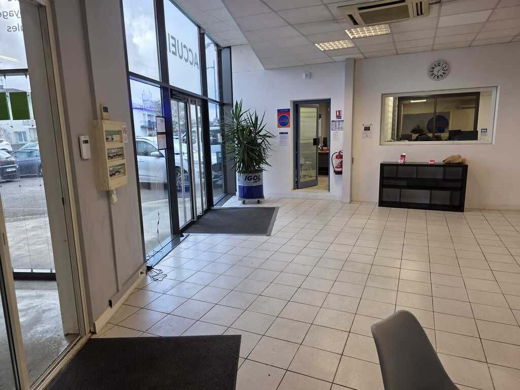 Location bureaux 160 m² à LE PASSAGE